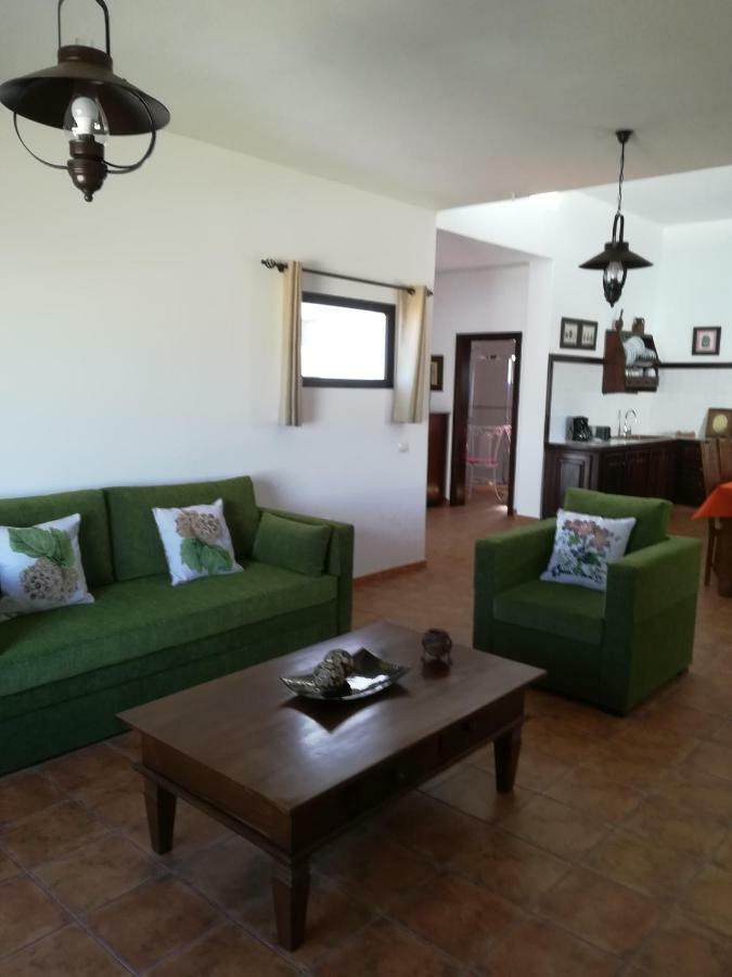 Vivienda Vacacional La Canada Tinajo Kültér fotó