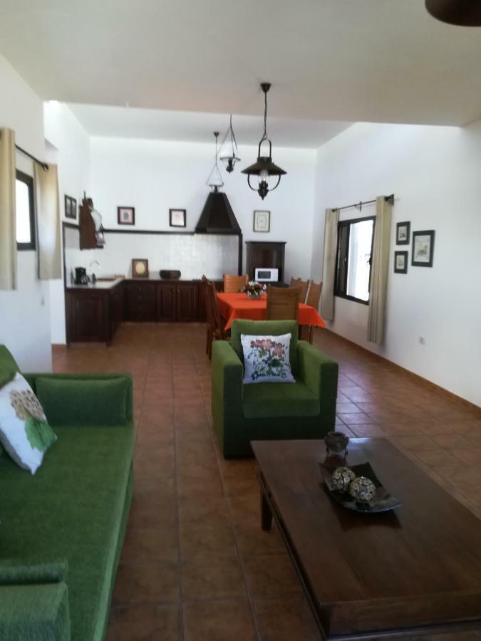 Vivienda Vacacional La Canada Tinajo Kültér fotó